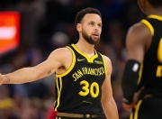 开云体育中国-NBA季前赛极为热闹，勇士主场不敌猛龙开门砸窗的简单介绍