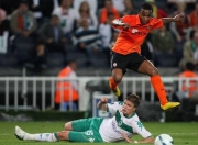 开云官网-沙尔克逆风局势，力克对手收获关键胜利，掌声雷动