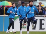 开云体育官网-沙尔克糟糕表现，连续不胜引发危机，表现亮眼