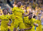 开云体育平台APP-阿贾克斯惊险获胜，晋级欧冠下一轮，士气大振