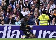 开云下载-皇家马德里连续两次失利，卫冕生变，引发热议