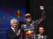 开云下载-法拉利翻盘哈斯车队，维斯塔潘扛起全队的简单介绍