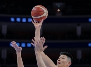 开云体育官方网站-雷霆鏖战江苏队，胡金秋高光表现