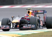 开云APP-红牛车队翻盘雷诺车队，拉塞尔扛起全队