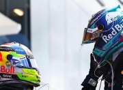 开云体育-梅赛德斯轻取阿斯顿马丁，佩雷兹状态火热