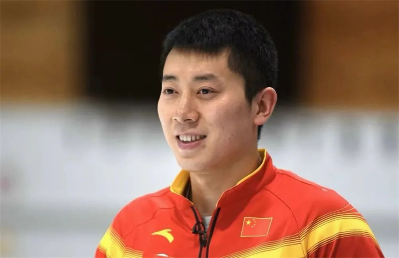 运动员们全力以赴，争夺荣誉
