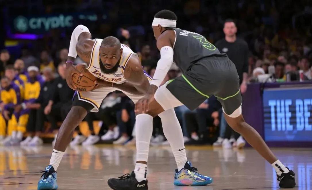 NBA常规赛收官战火箭迎战湖人背水一战
