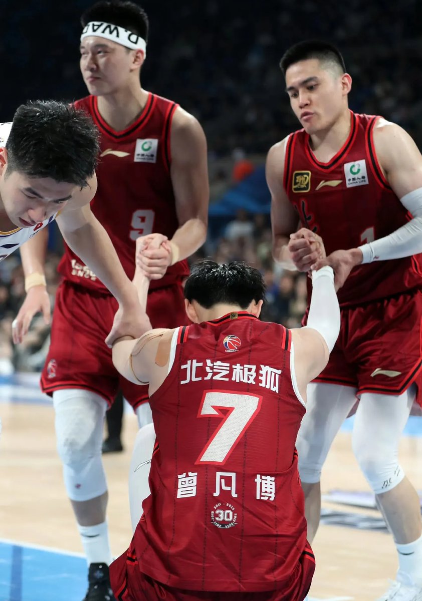 NBA球员受伤情况不乐观,球队备战调整,振奋人心 NBA球员受伤情况不乐观,球队备战调整,振奋人心