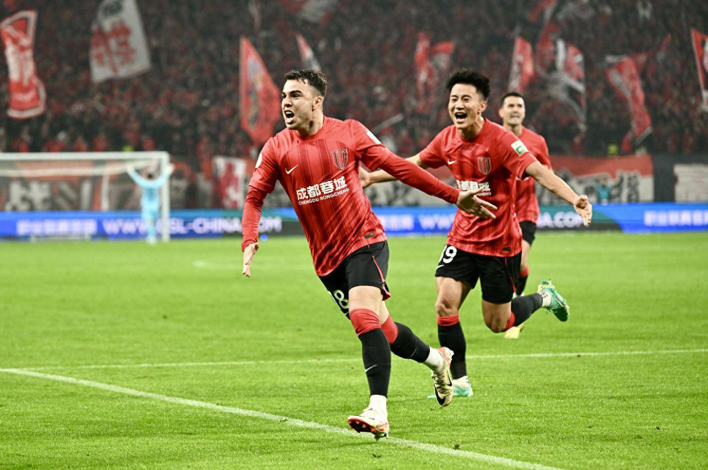成都足球队再立异功,晋升亚冠小组首位,全场震撼的简单介绍 成都足球队再立异功,晋升亚冠小组首位,全场震撼的简单介绍