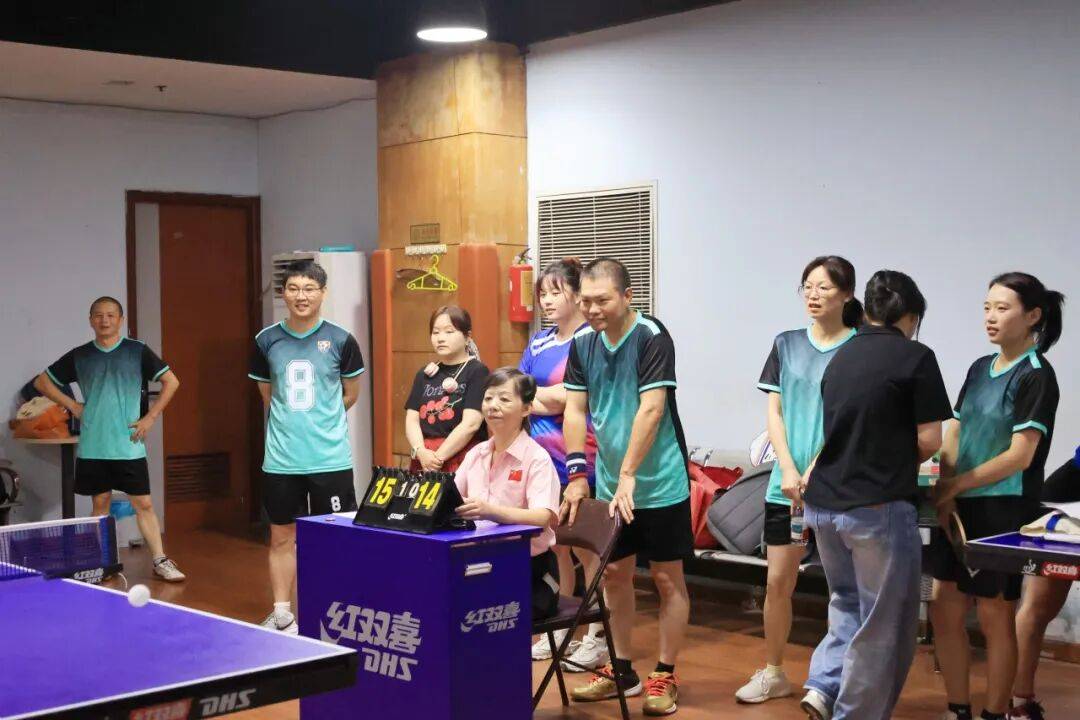包含乒乓球对决激烈角逐,球艺高超,引发热议的词条 包含乒乓球对决激烈角逐,球艺高超,引发热议的词条