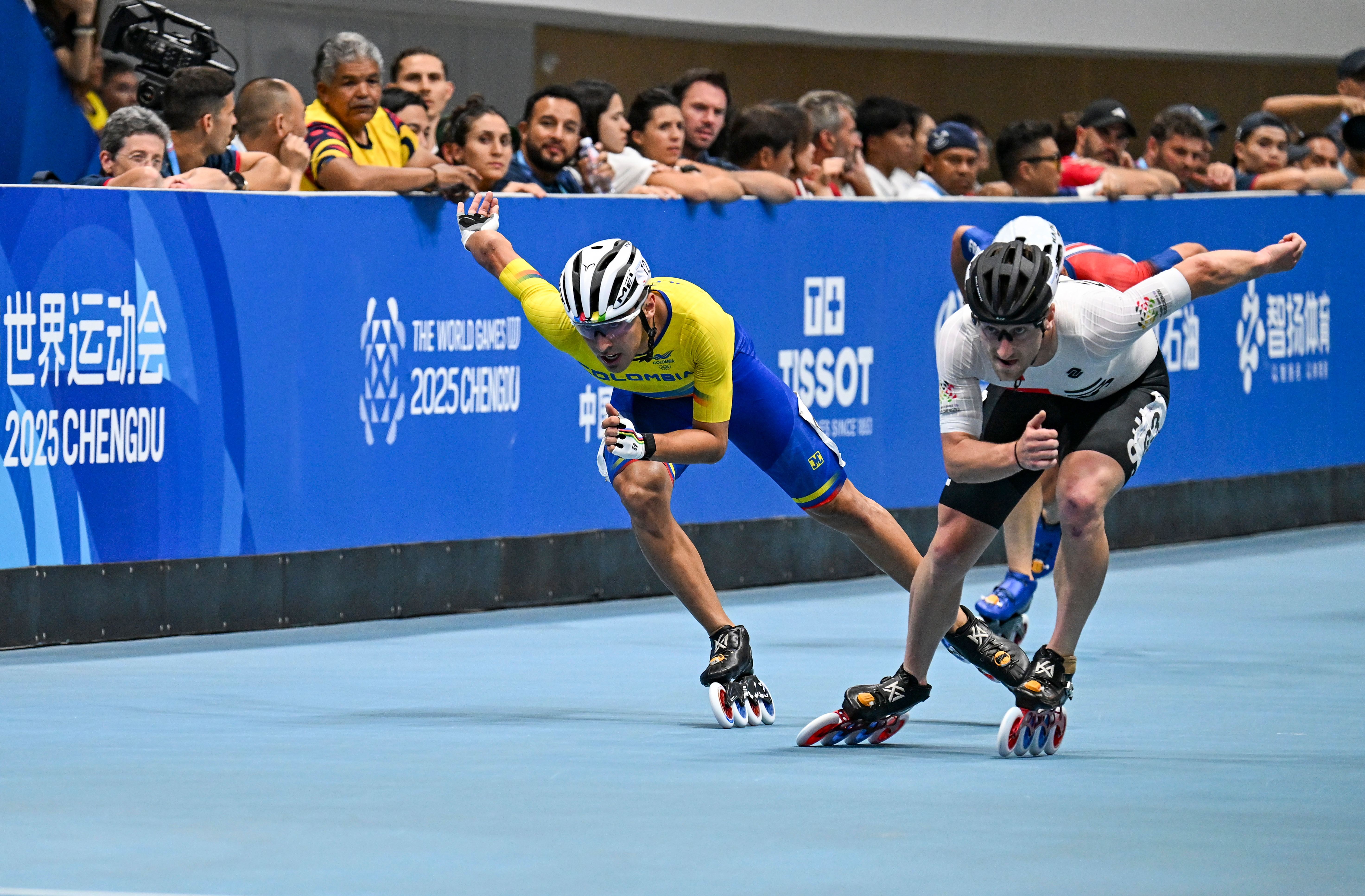哥伦比亚射击选手精准命中获胜,全场震撼 哥伦比亚射击选手精准命中获胜,全场震撼