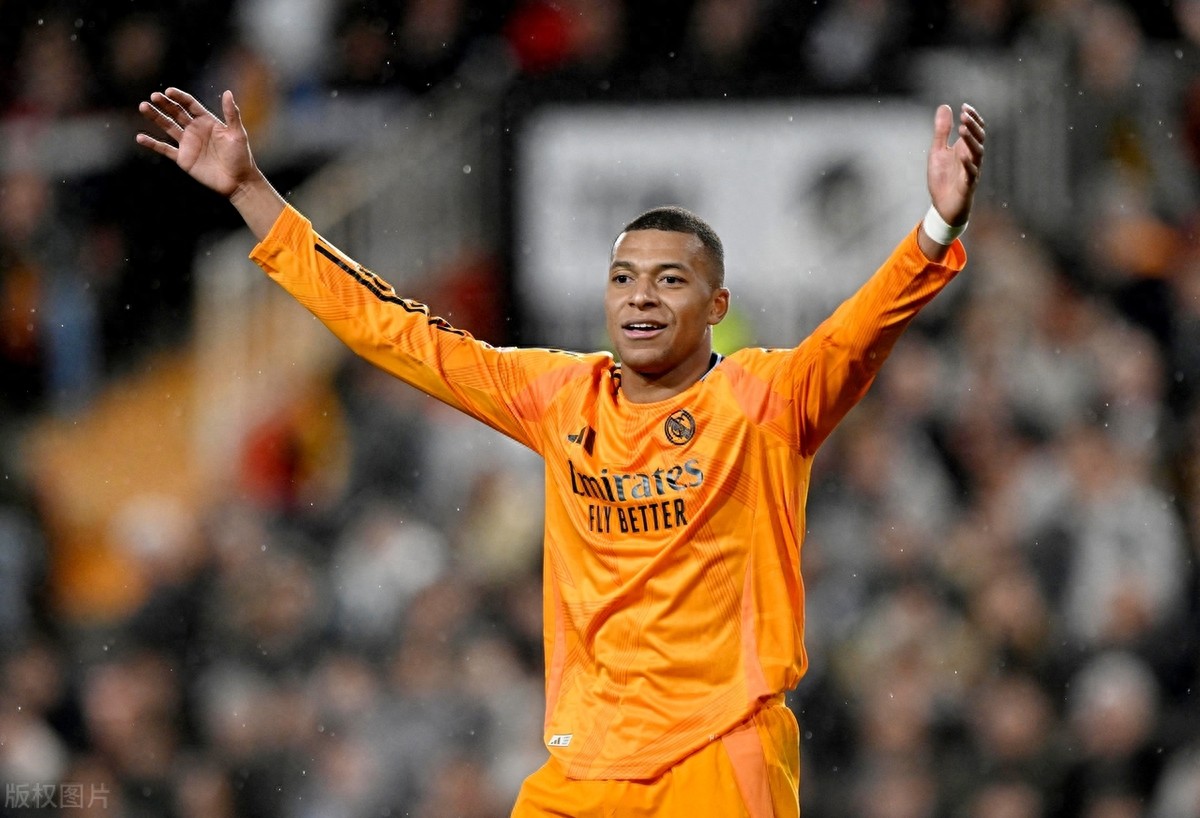 瓦伦西亚主场逆转获胜，豪取关键三分，表现亮眼的简单介绍