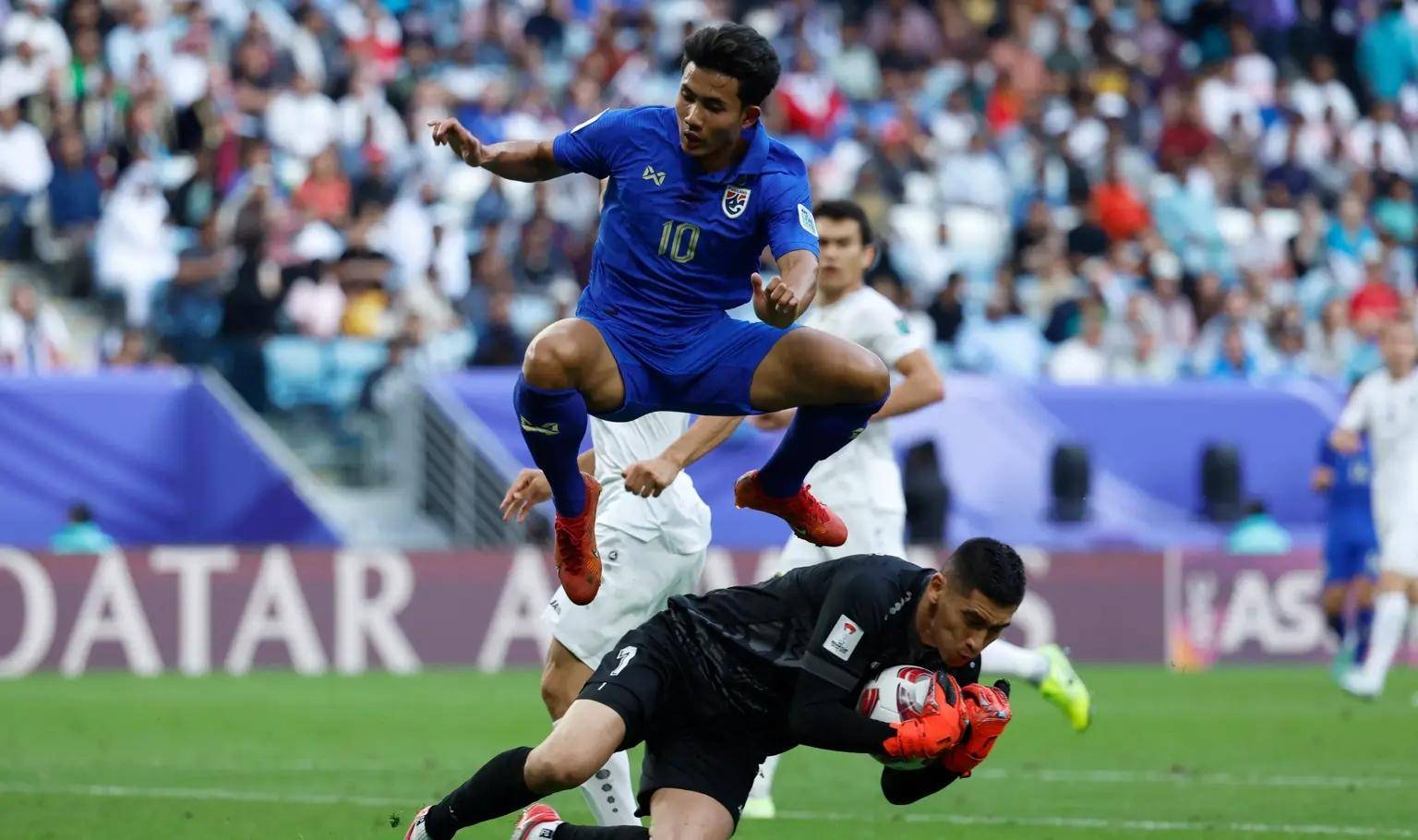 关于泰国球队雄心壮志冲击亚洲足坛，战绩斐然的信息