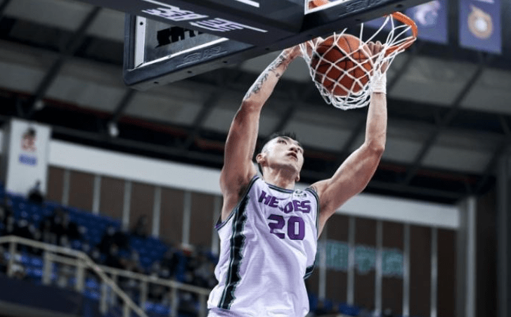 青岛队鏖战掘金，陶汉林带队取胜