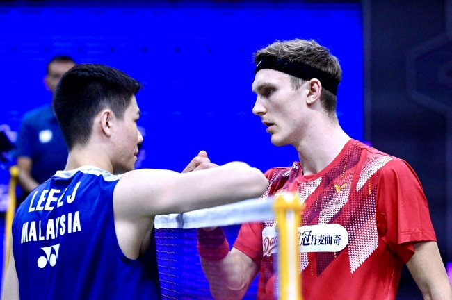 日本队险胜中国队，安赛龙刷新纪录