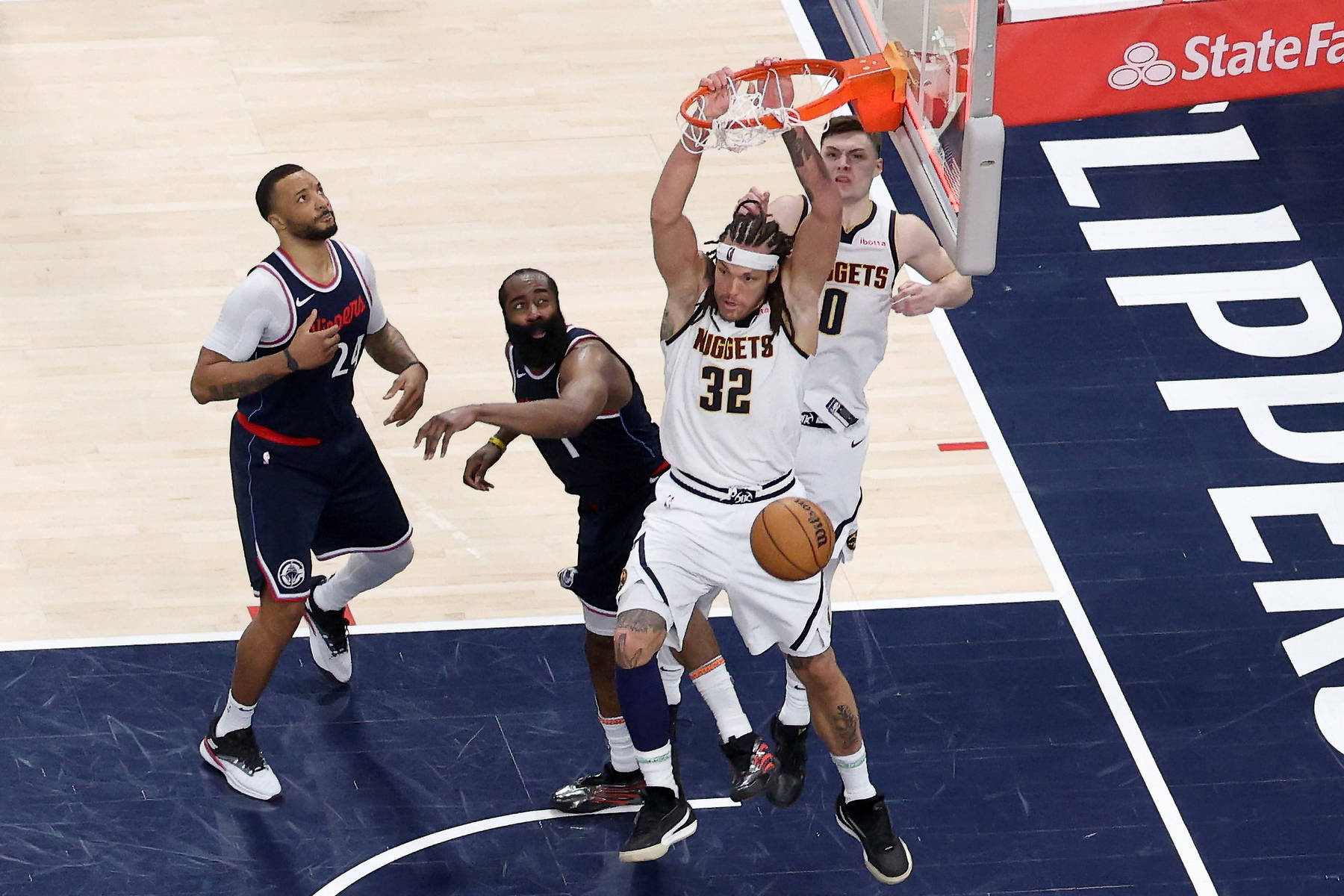 丹麦绝杀巴西，范戴克状态火热