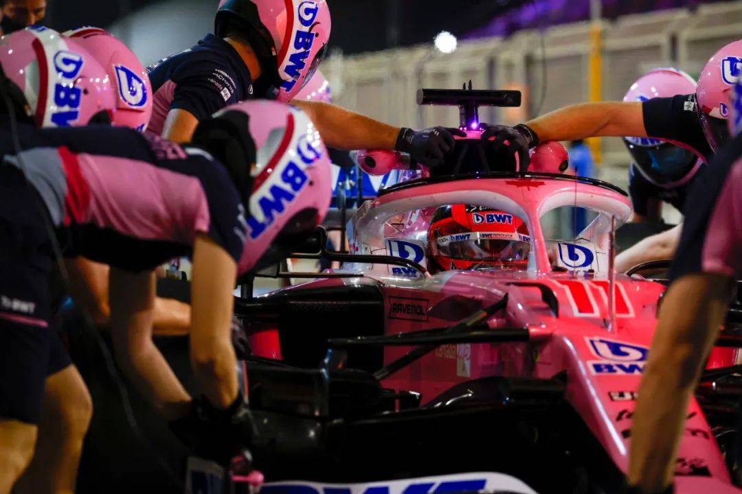 关于梅赛德斯翻盘威廉姆斯，拉塞尔统治全场的信息