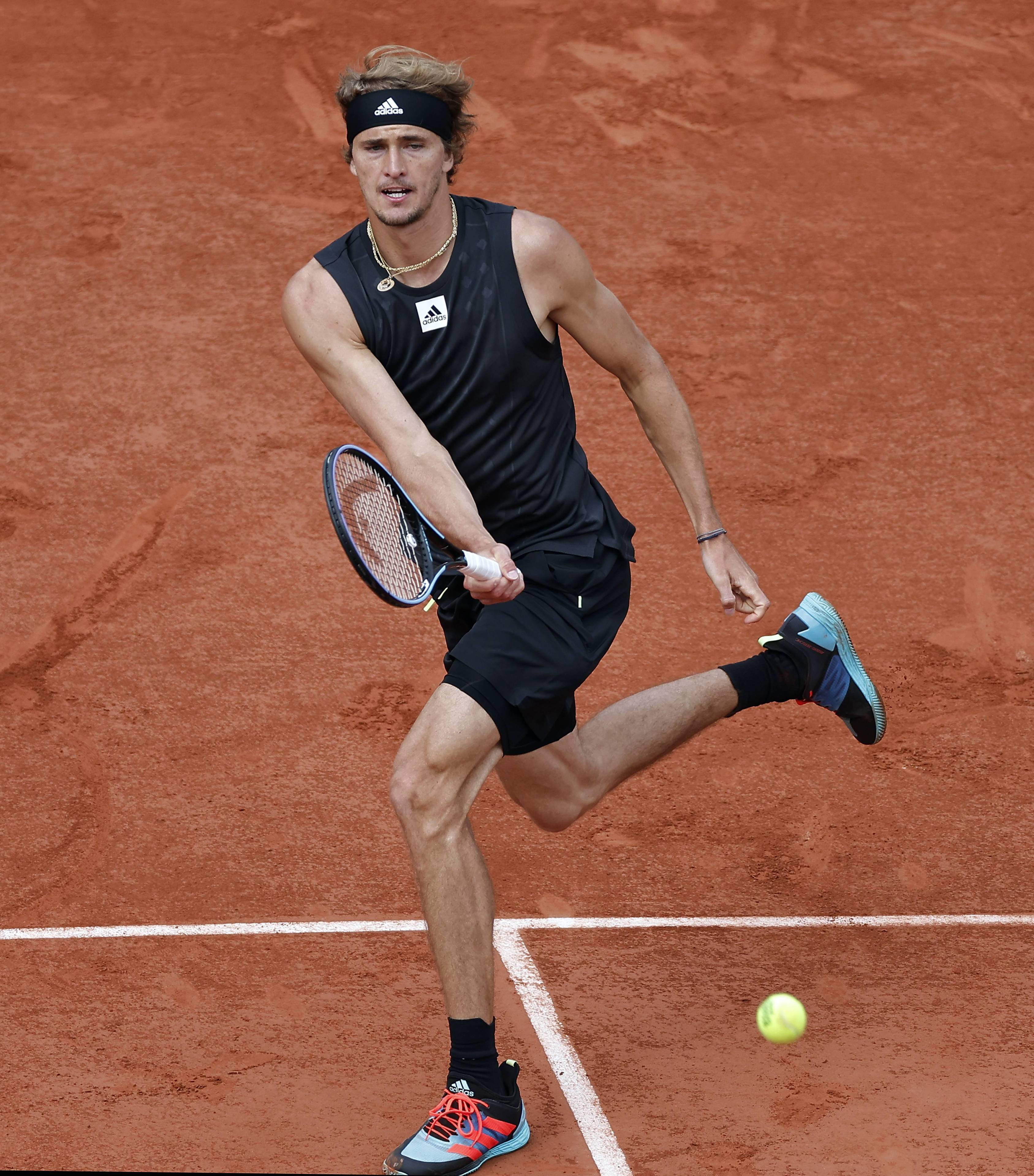 戴维斯杯翻盘法网,兹维列夫统治全场 戴维斯杯翻盘法网,兹维列夫统治全场