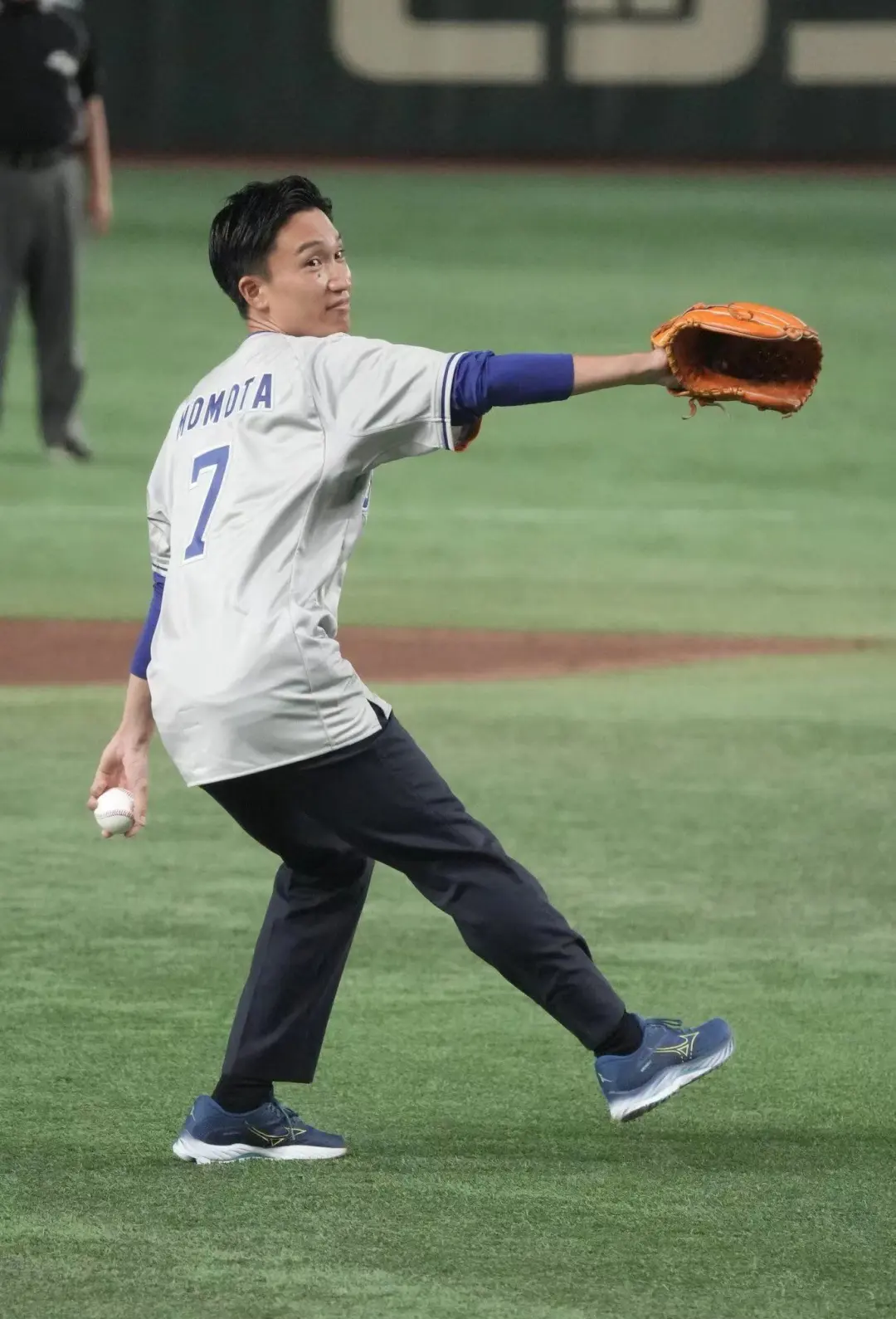 日本队险胜泰国队,桃田贤斗关键制胜 日本队险胜泰国队,桃田贤斗关键制胜