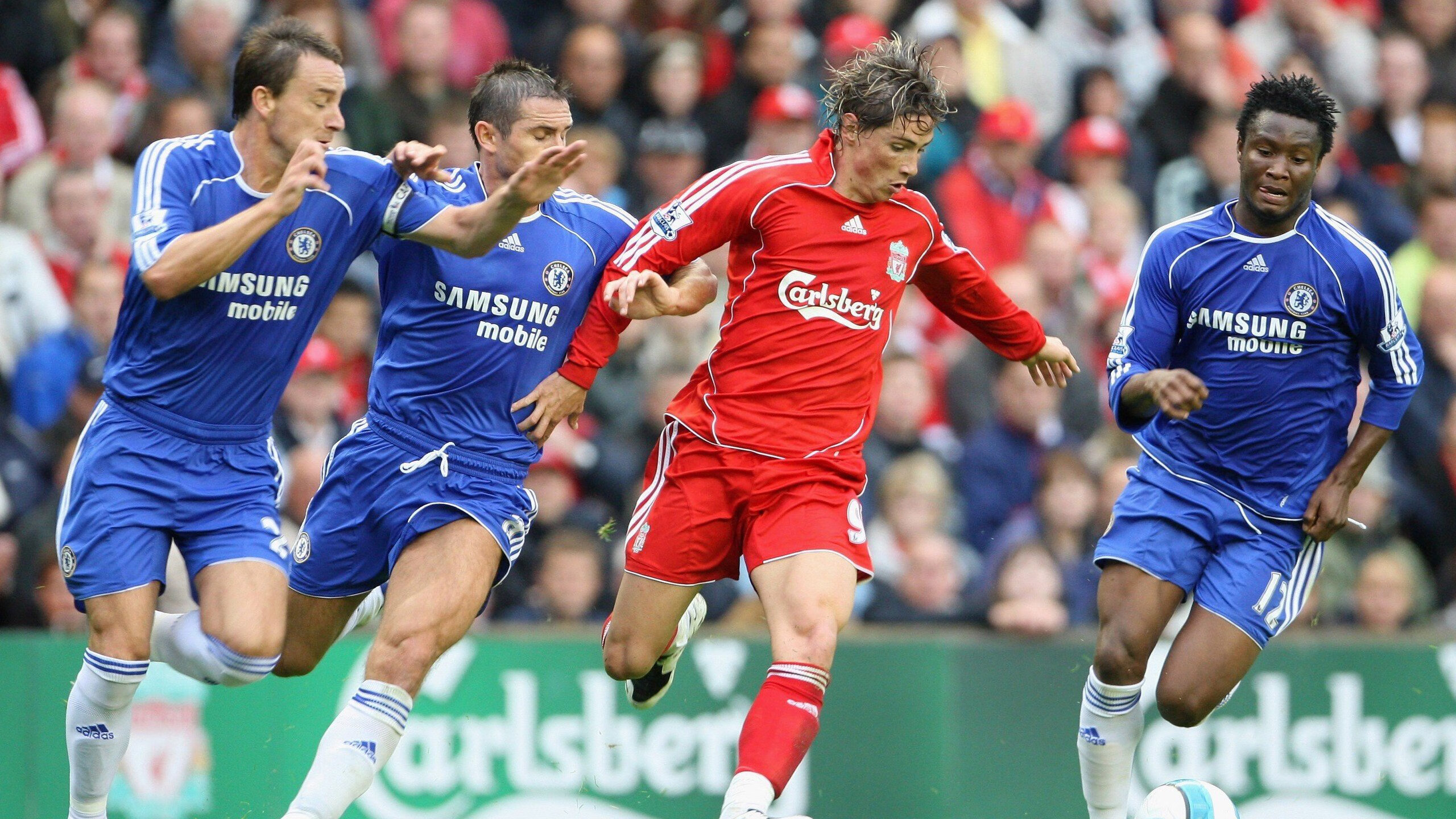 双雄争霸，西班牙足球横扫里昂，阿克F1赛场接管年度争冠