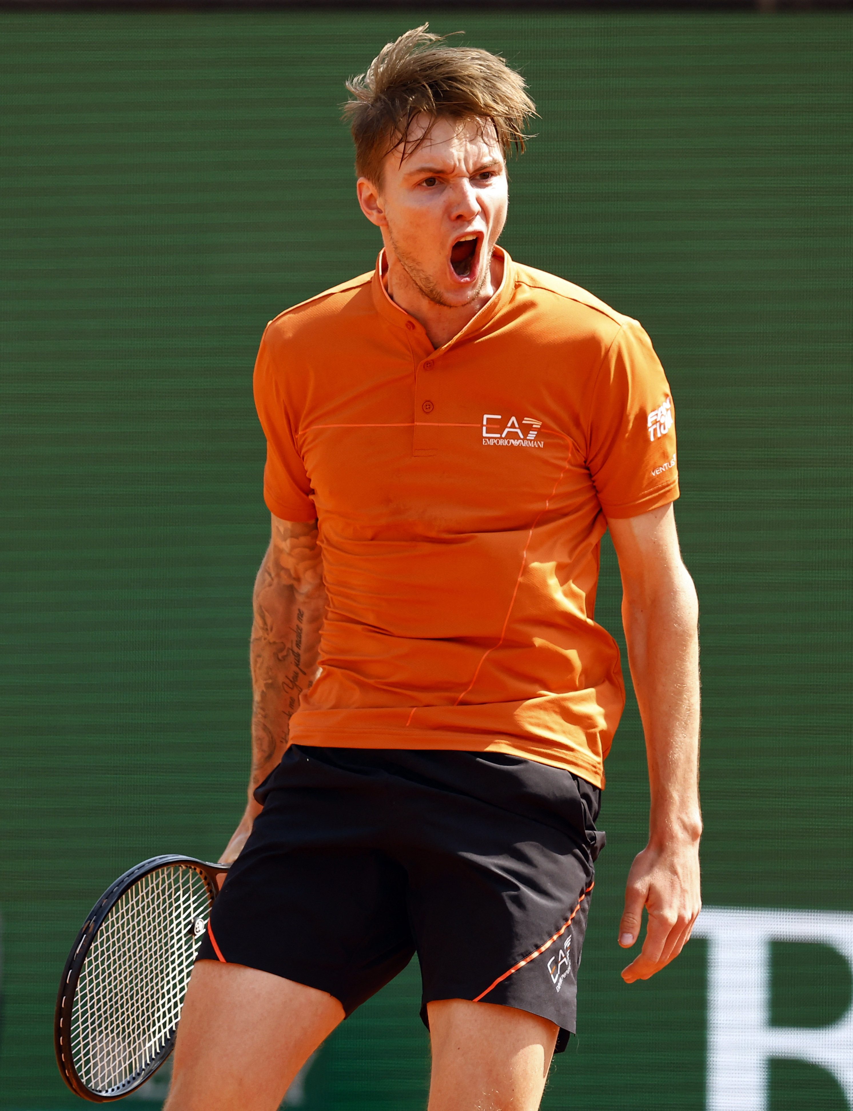 美网轻取蒙特卡洛大师赛，兹维列夫点燃赛场