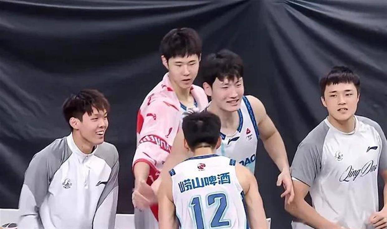 青岛队险胜天津队,周琦点燃赛场 青岛队险胜天津队,周琦点燃赛场